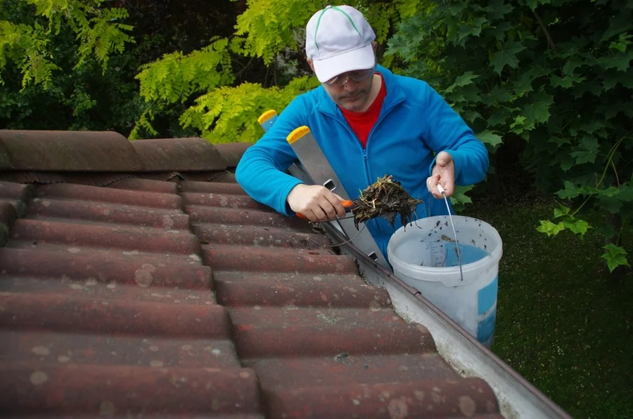Professional Gutter Cleaning Service Hayward, CA Professional Gutter Cleaning Service Hayward, CA